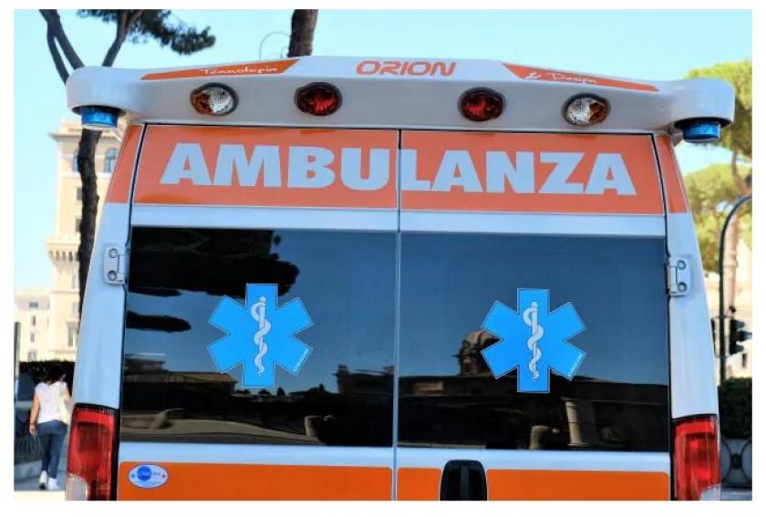 Arezzo scontro tra un auto ed un motociclo ferito un minorenne